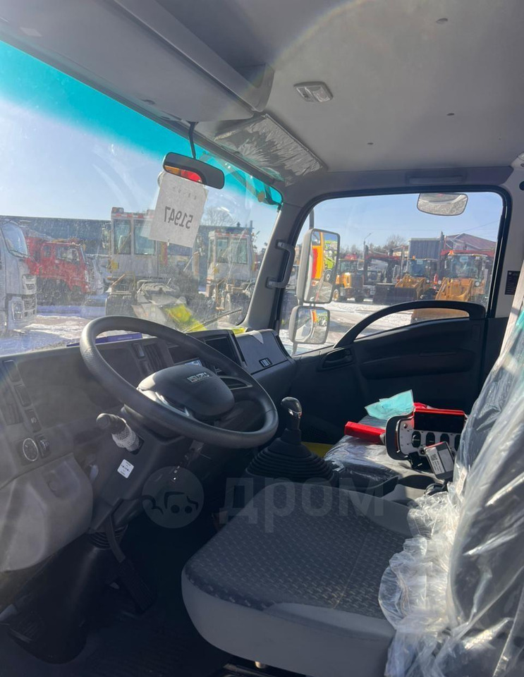 Новый Грузовик с подъемником Isuzu Elf: фото 20 Новый Грузовик с подъемником Isuzu Elf: фото 20