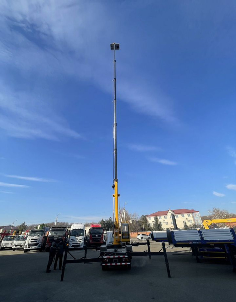 Новый Грузовик с подъемником Isuzu Elf: фото 11