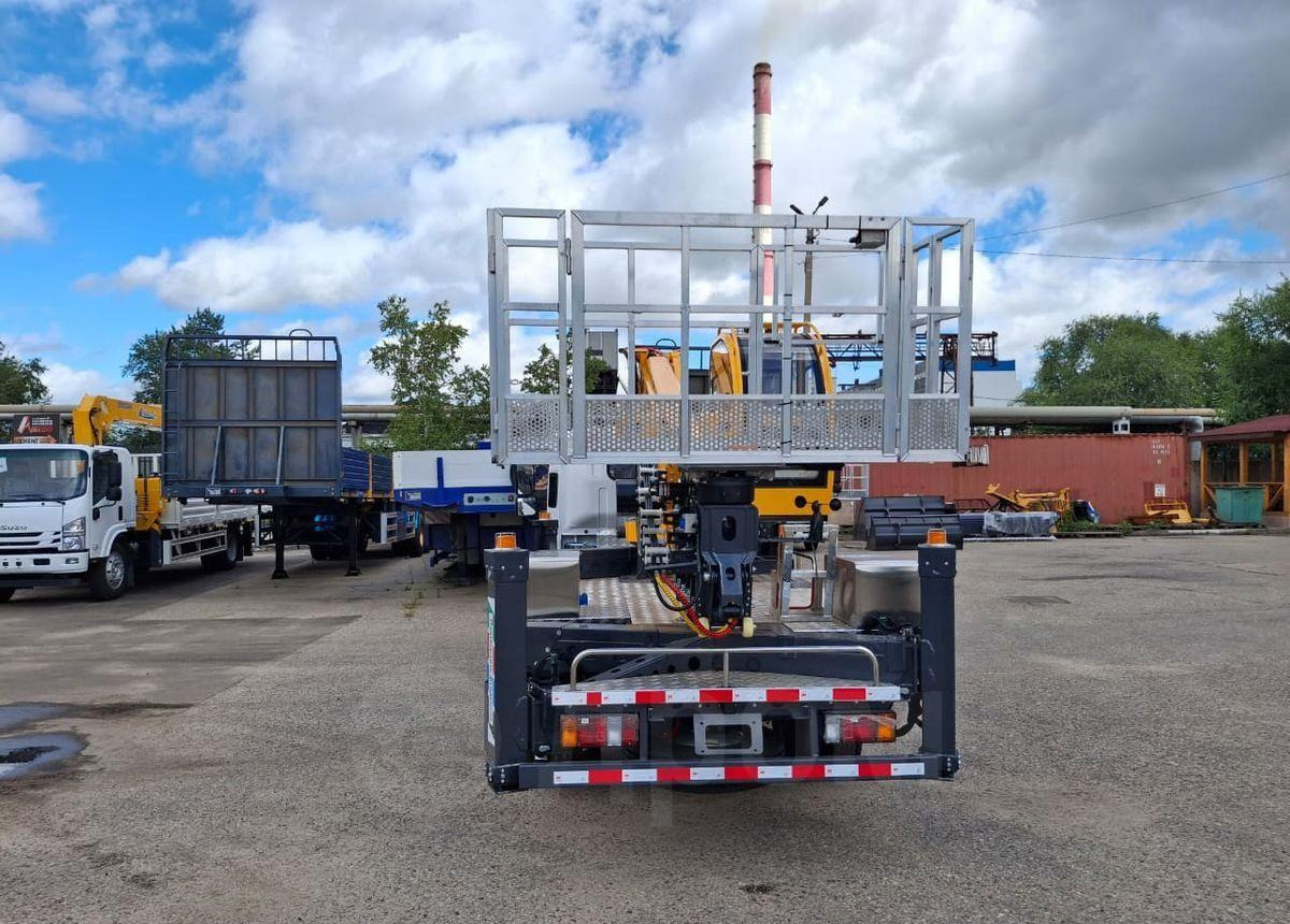 Новый Грузовик с подъемником Isuzu Elf: фото 11 Новый Грузовик с подъемником Isuzu Elf: фото 11