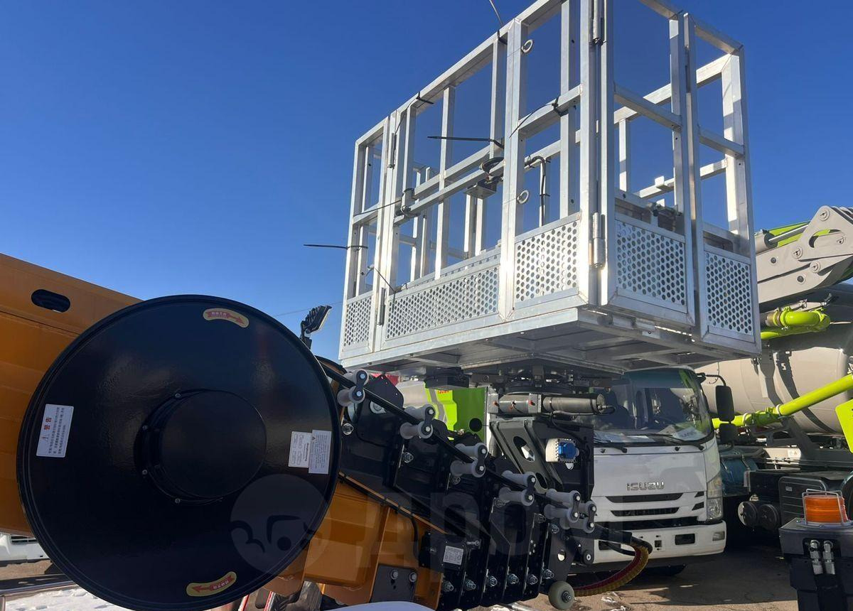 Новый Грузовик с подъемником Isuzu Elf: фото 19 Новый Грузовик с подъемником Isuzu Elf: фото 19