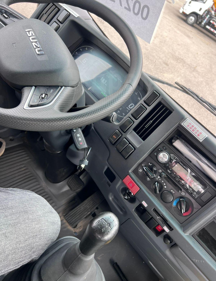 Новый Грузовик бортовой/ Платформа, Автоманипулятор Isuzu Elf: фото 16
