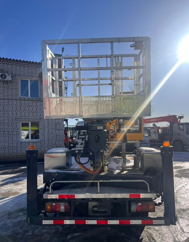 Новый Грузовик с подъемником Isuzu Elf: фото 11 Новый Грузовик с подъемником Isuzu Elf: фото 11