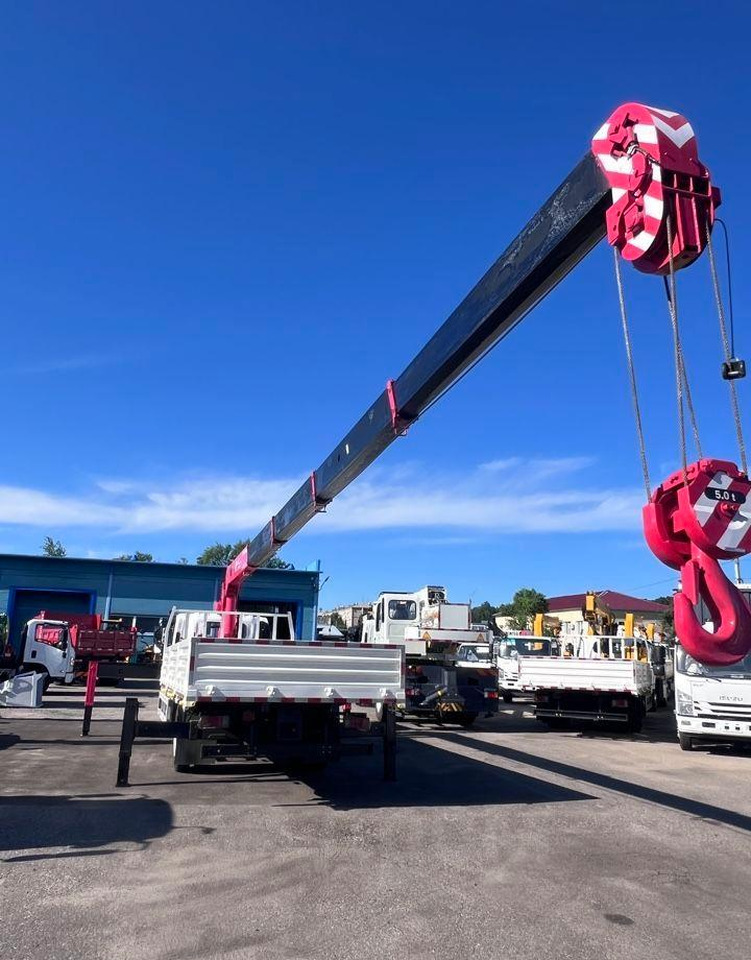 Новый Автоманипулятор Isuzu Elf: фото 7 Новый Автоманипулятор Isuzu Elf: фото 7