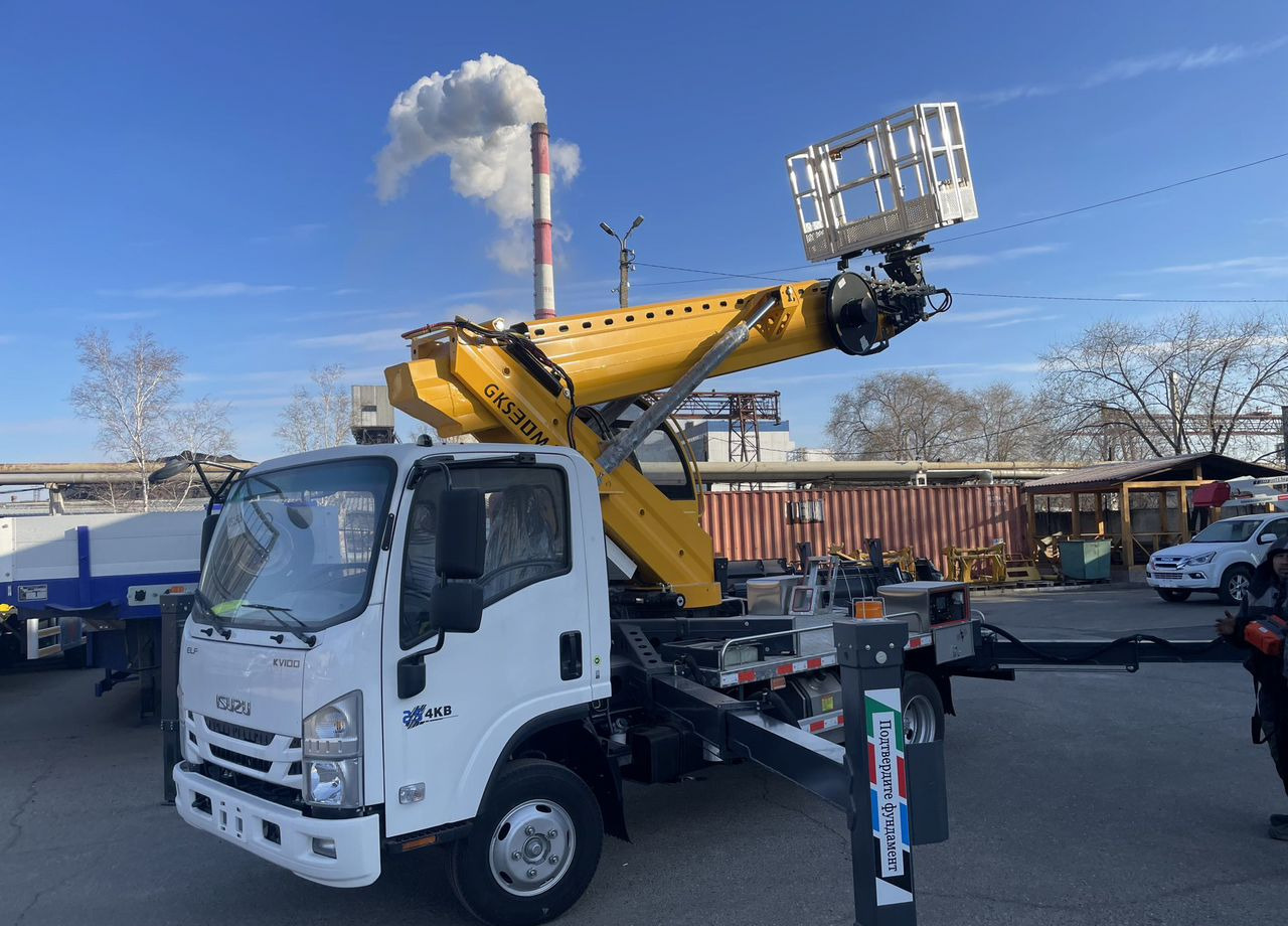 Новый Грузовик с подъемником Isuzu Elf: фото 10