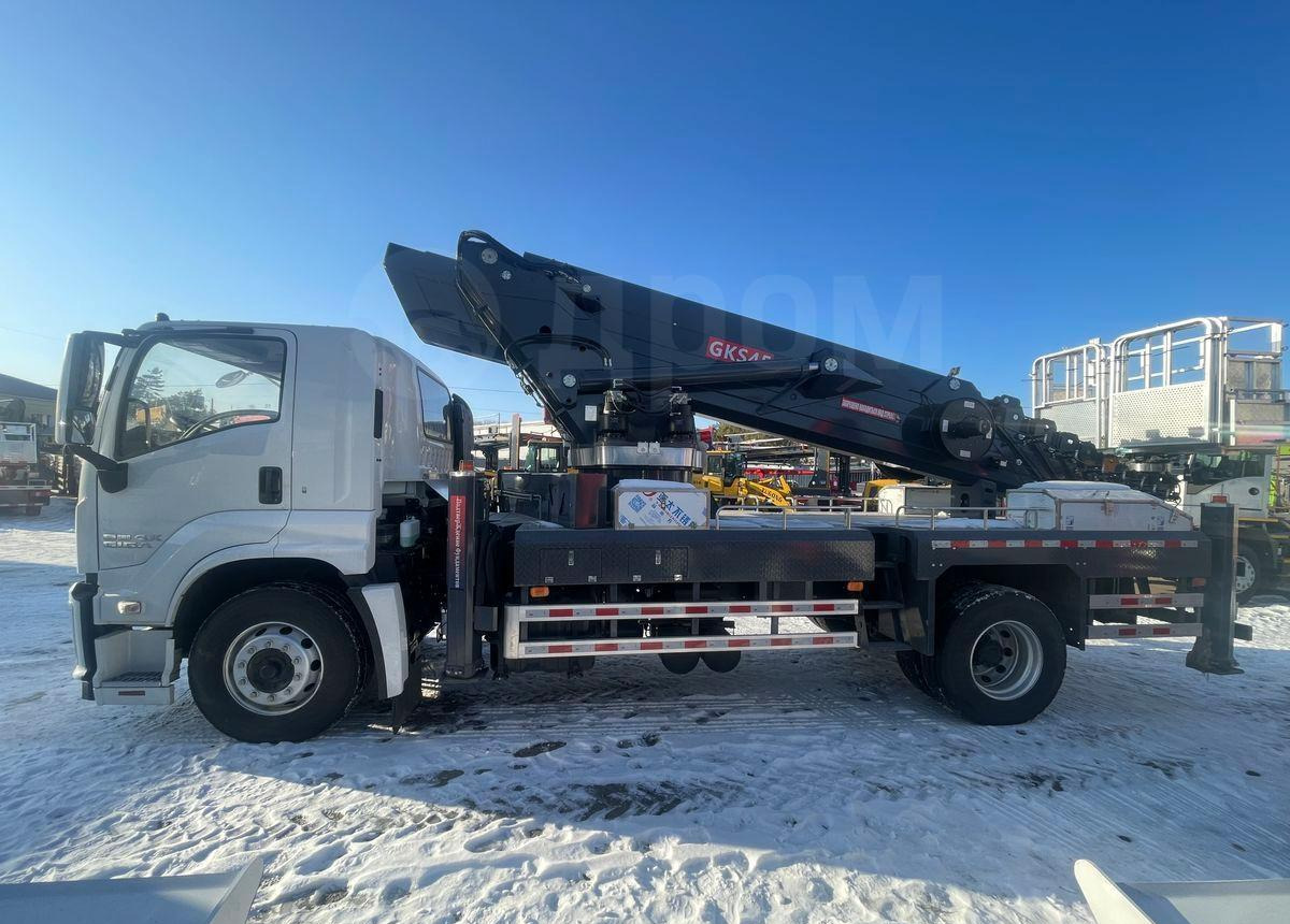 Новый Грузовик с подъемником Isuzu Elf: фото 6 Новый Грузовик с подъемником Isuzu Elf: фото 6