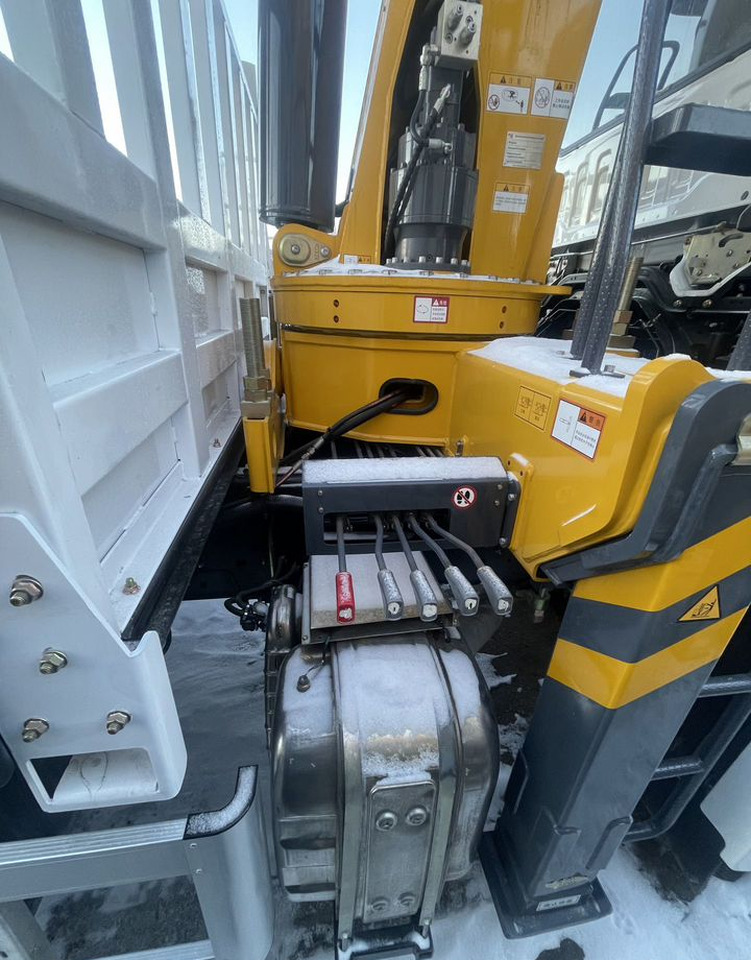 Новый Грузовик бортовой/ Платформа, Автоманипулятор Isuzu Giga (C-series): фото 7