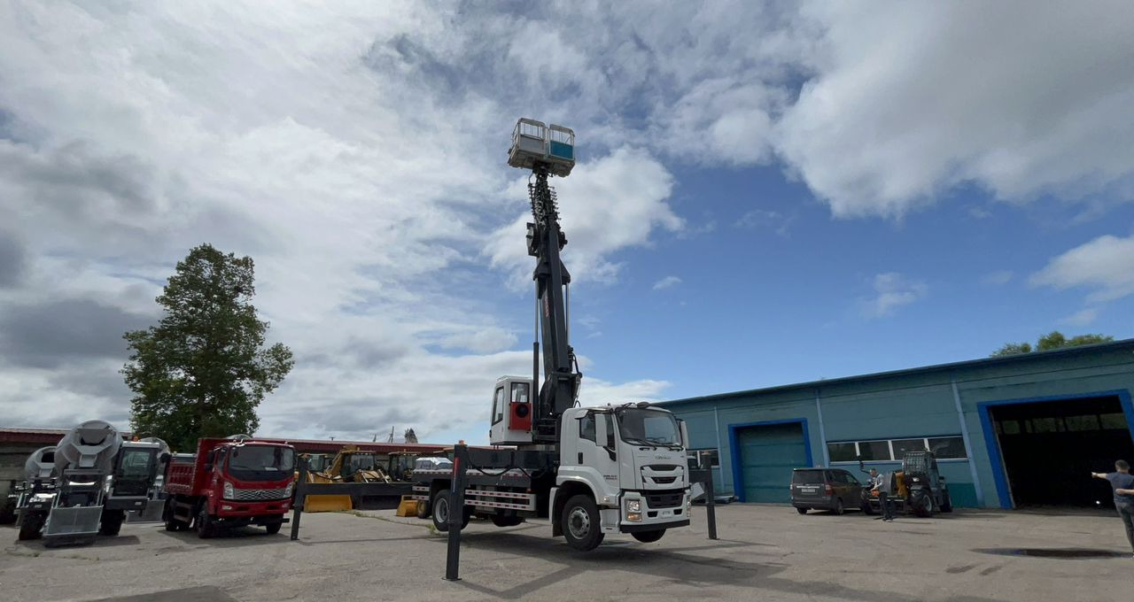 Новый Грузовик с подъемником Isuzu Giga: фото 12