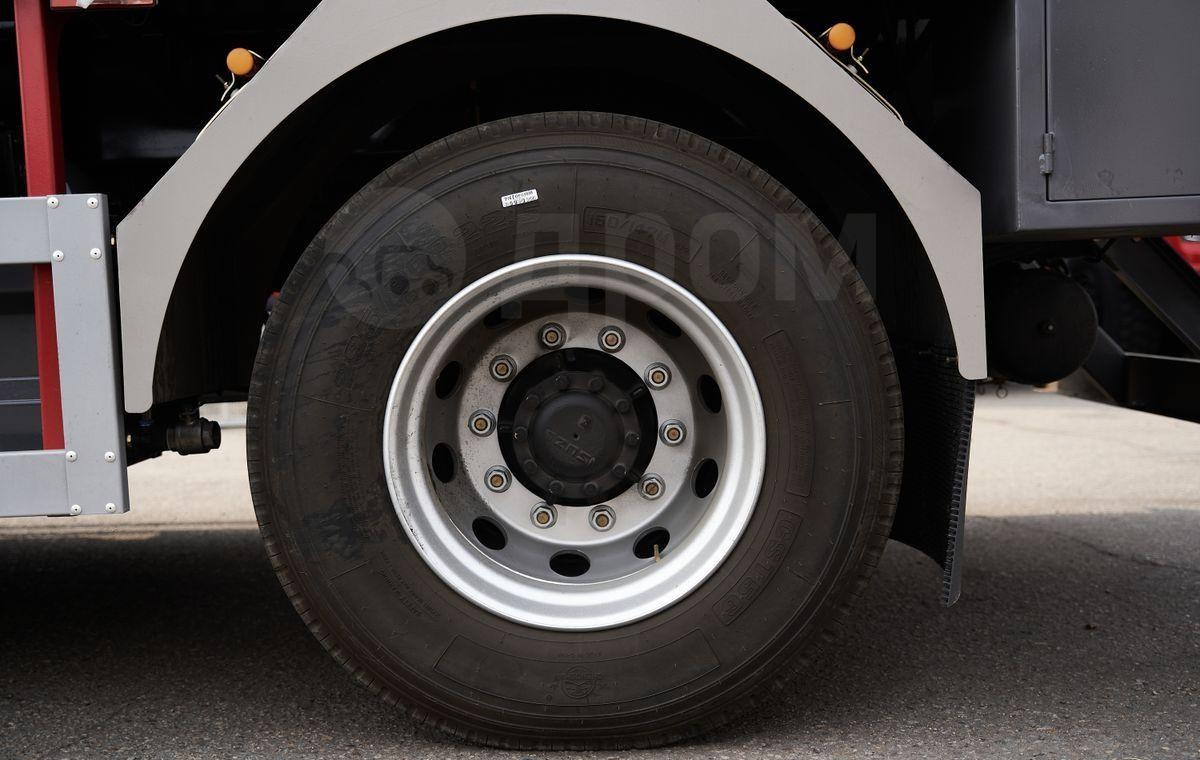 Новый Ассенизатор Isuzu Giga: фото 7