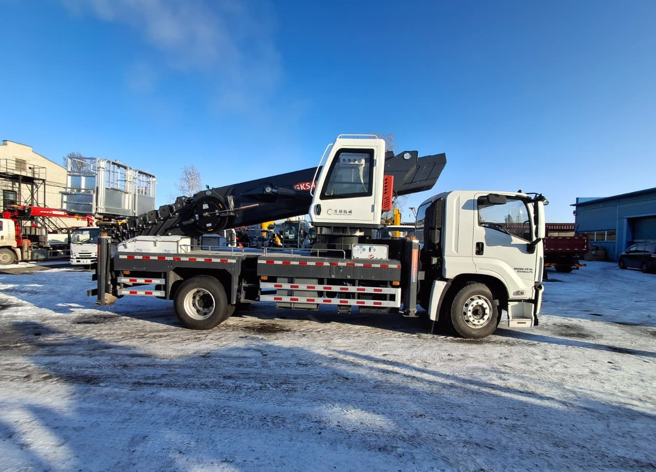 Новый Грузовик с подъемником Isuzu Giga: фото 11