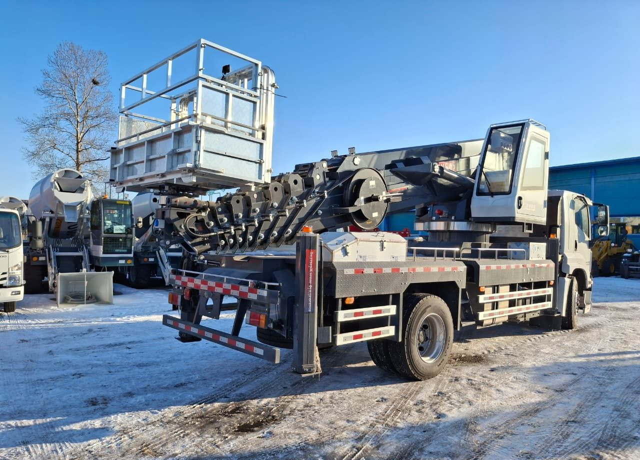 Новый Грузовик с подъемником Isuzu Giga: фото 16