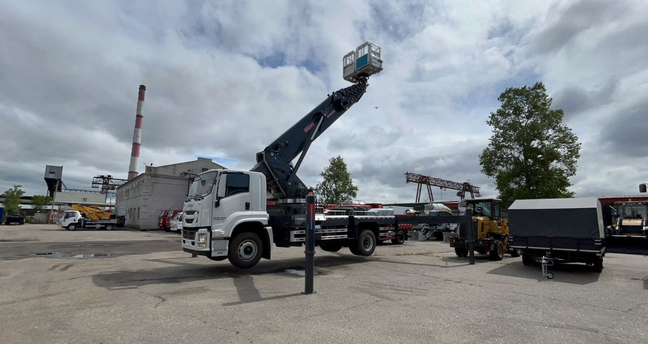 Новый Грузовик с подъемником Isuzu Giga: фото 11