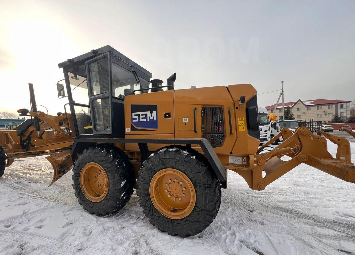 Новый Грейдер SEM 922F AWD: фото 12 Новый Грейдер SEM 922F AWD: фото 12