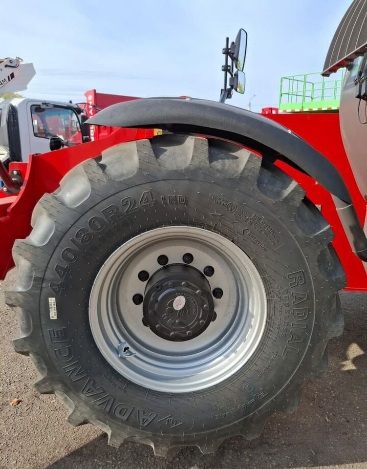 Новый Телескопический погрузчик YUGONG TR735: фото 12 Новый Телескопический погрузчик YUGONG TR735: фото 12