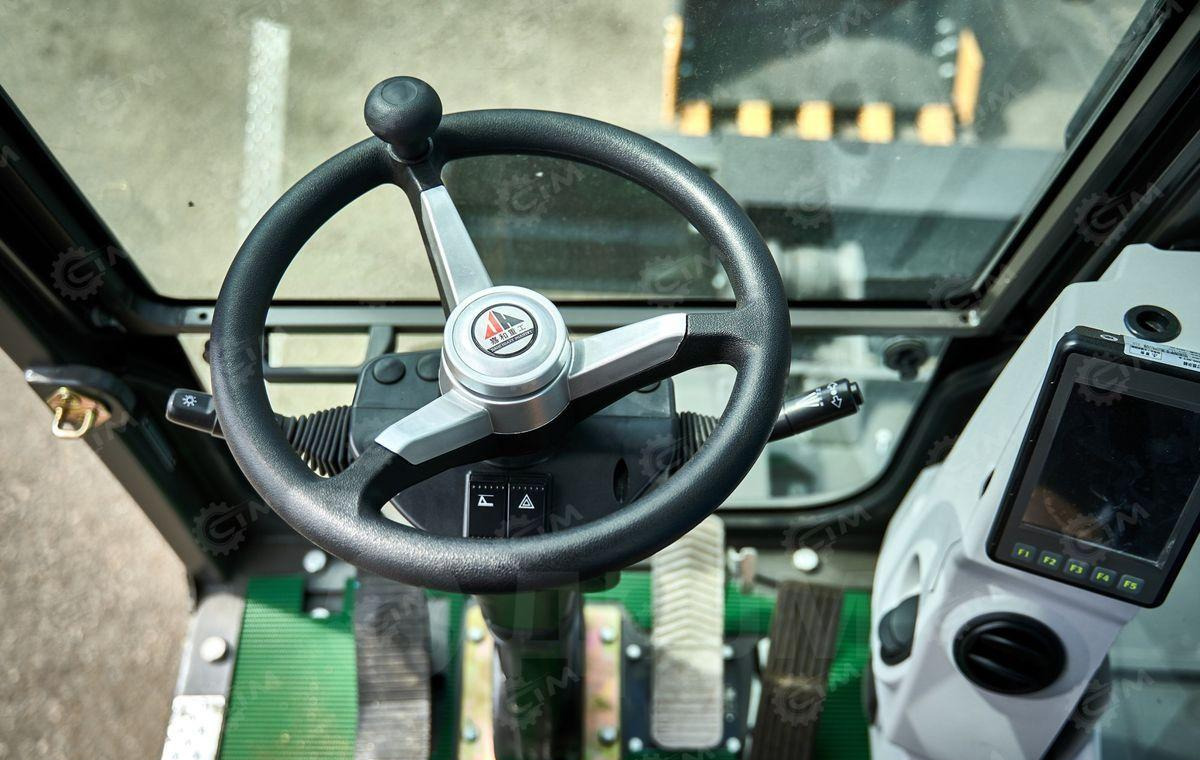 Новый Колёсный экскаватор Yugong YG180: фото 20