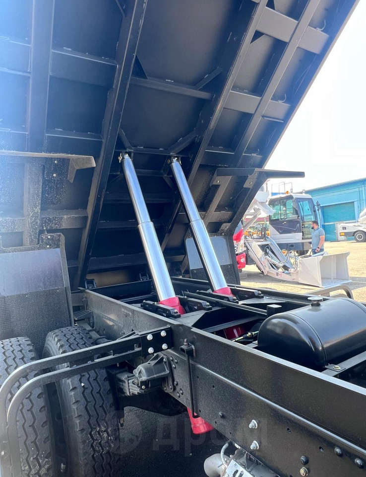 Новый Самосвал Hyundai Xcient: фото 16