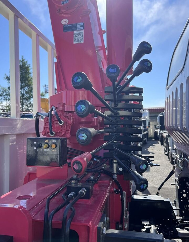 Новый Грузовик бортовой/ Платформа, Автоманипулятор Isuzu Elf (N-series): фото 9