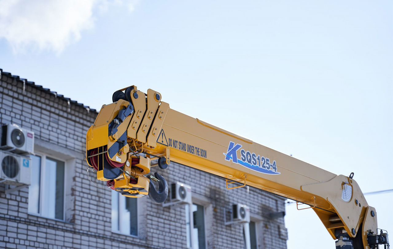 Новый Грузовик бортовой/ Платформа, Автоманипулятор Isuzu Elf (N-series): фото 11