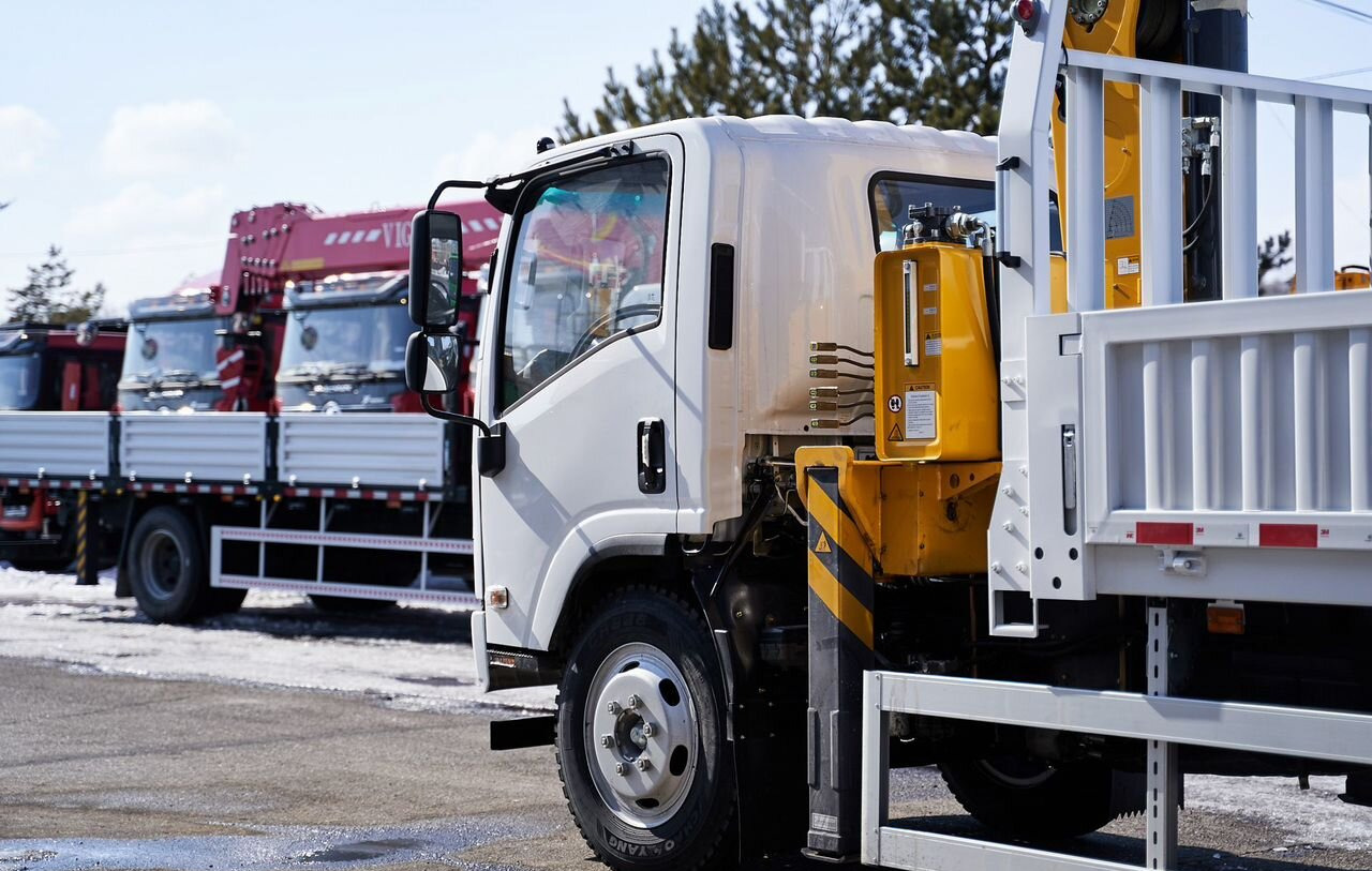 Новый Грузовик бортовой/ Платформа, Автоманипулятор Isuzu Elf (N-series): фото 18