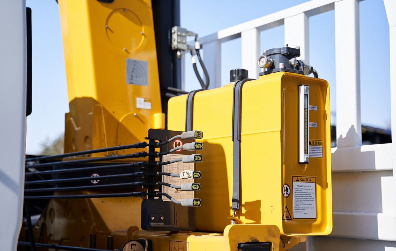 Новый Грузовик бортовой/ Платформа, Автоманипулятор Isuzu Elf (N-series): фото 19