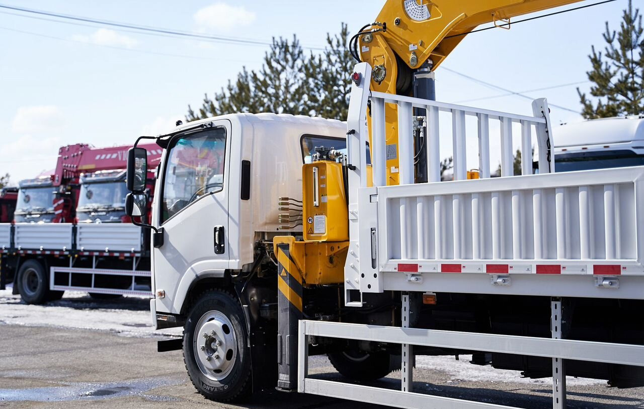 Новый Грузовик бортовой/ Платформа, Автоманипулятор Isuzu Elf (N-series): фото 16