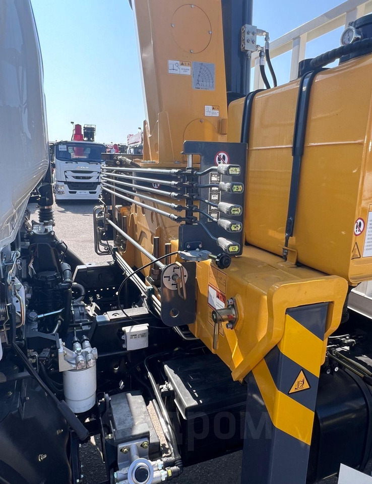 Новый Грузовик бортовой/ Платформа, Автоманипулятор Isuzu Elf: фото 16