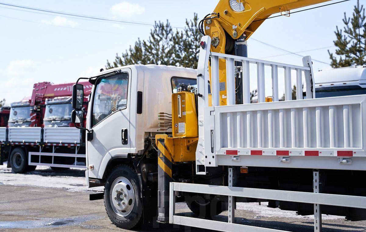 Новый Грузовик бортовой/ Платформа, Автоманипулятор Isuzu Elf: фото 10 Новый Грузовик бортовой/ Платформа, Автоманипулятор Isuzu Elf: фото 10