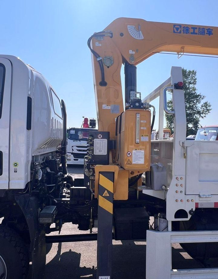 Новый Автоманипулятор Isuzu Elf: фото 10 Новый Автоманипулятор Isuzu Elf: фото 10