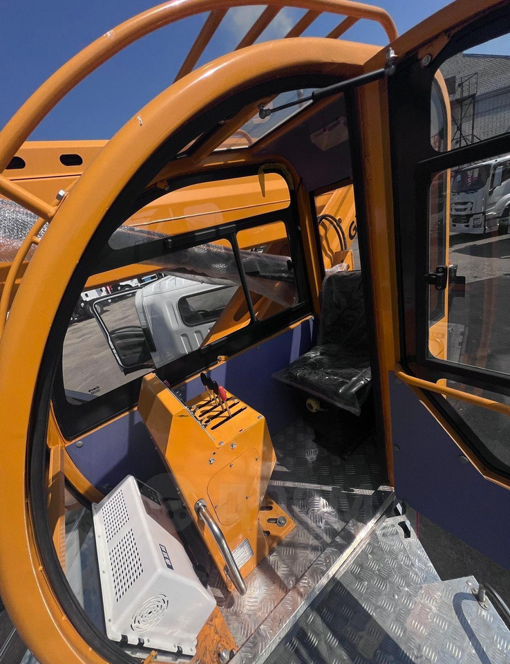 Новый Грузовик с подъемником Isuzu Elf: фото 10