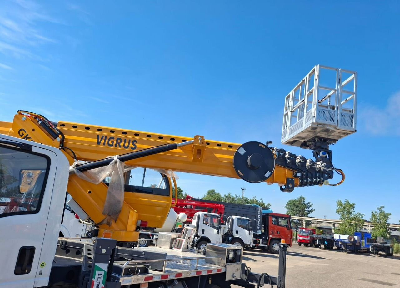 Новый Грузовик с подъемником Isuzu Elf: фото 7