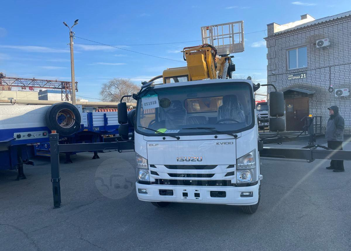 Isuzu Elf - Грузовик с подъемником: фото 2 Isuzu Elf - Грузовик с подъемником: фото 2