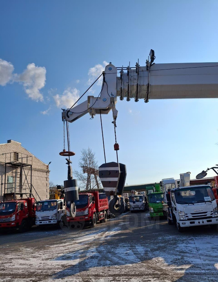 Новый Мобильный кран Isuzu Elf: фото 17