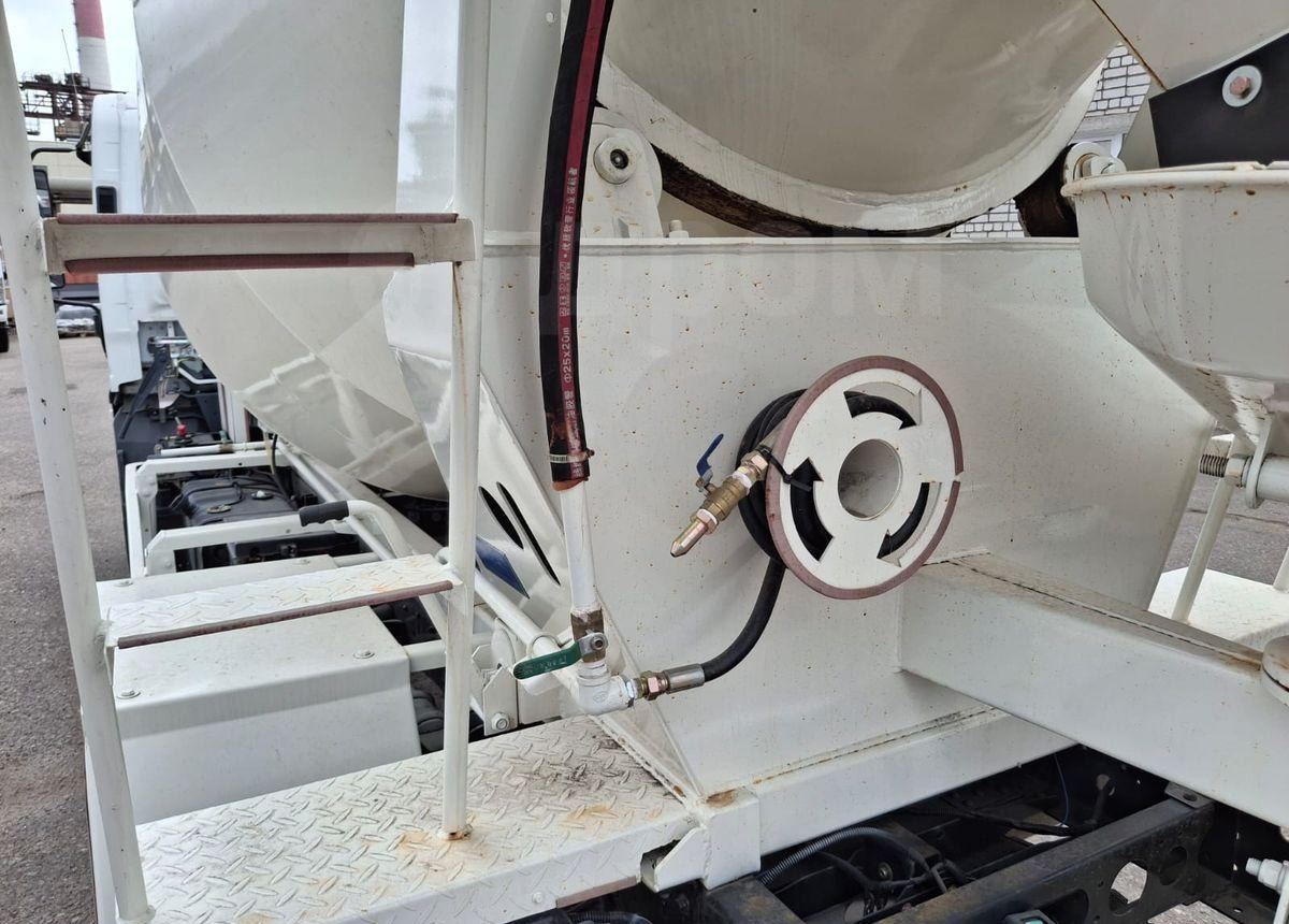 Isuzu Elf - Автобетоносмеситель: фото 5 Isuzu Elf - Автобетоносмеситель: фото 5