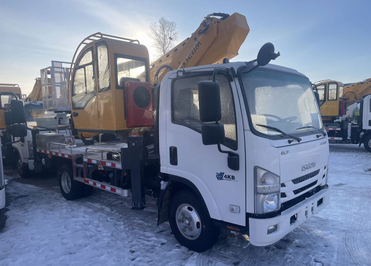 Isuzu Elf - Грузовик с подъемником: фото 3 Isuzu Elf - Грузовик с подъемником: фото 3