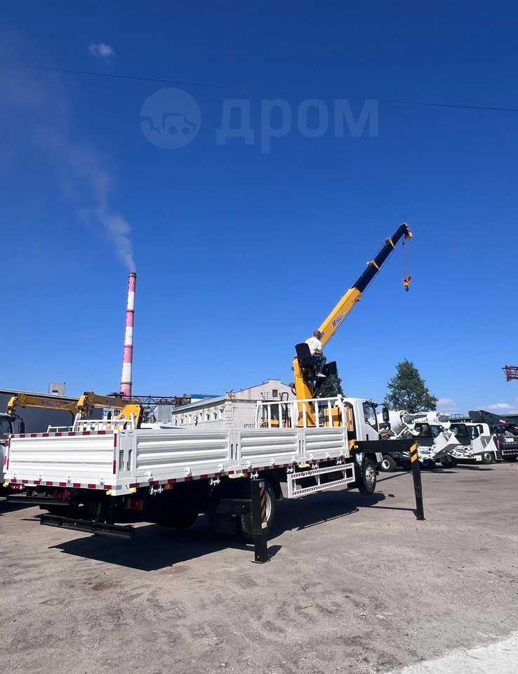 Isuzu Elf - Грузовик бортовой/ Платформа, Автоманипулятор: фото 4 Isuzu Elf - Грузовик бортовой/ Платформа, Автоманипулятор: фото 4