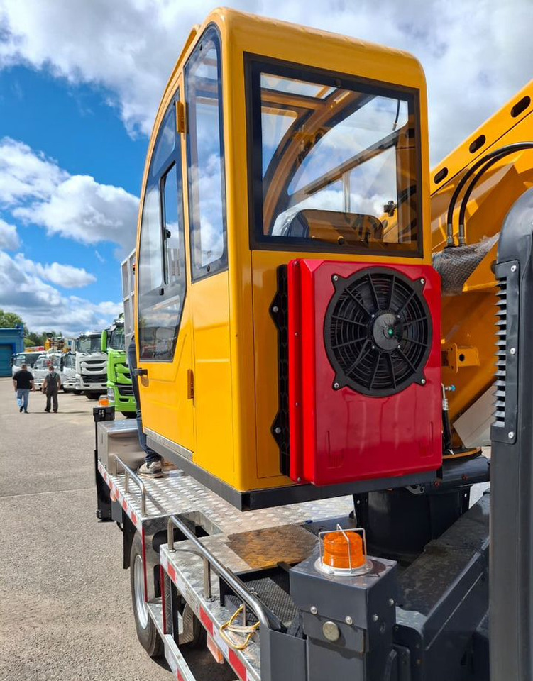 Новый Грузовик с подъемником Isuzu Elf: фото 18