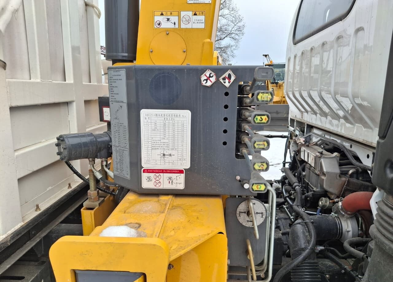 Новый Грузовик бортовой/ Платформа, Автоманипулятор Isuzu Elf: фото 7