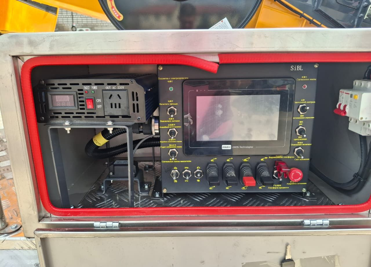 Новый Грузовик с подъемником Isuzu Elf: фото 15