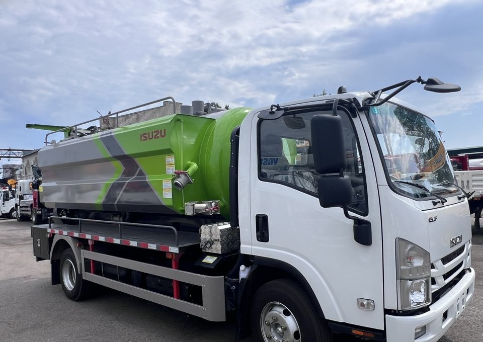 Isuzu Elf - Ассенизатор: фото 2 Isuzu Elf - Ассенизатор: фото 2