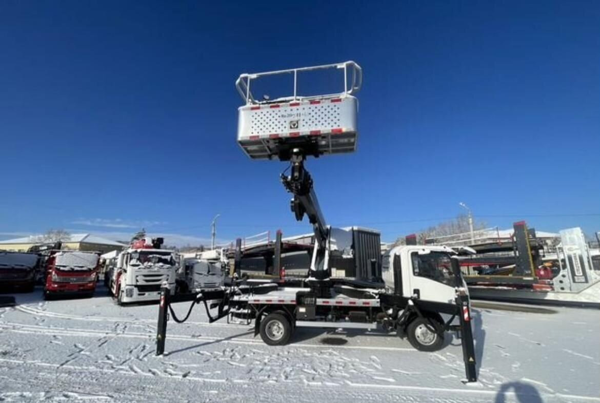 Новый Грузовик с подъемником Isuzu Elf: фото 8