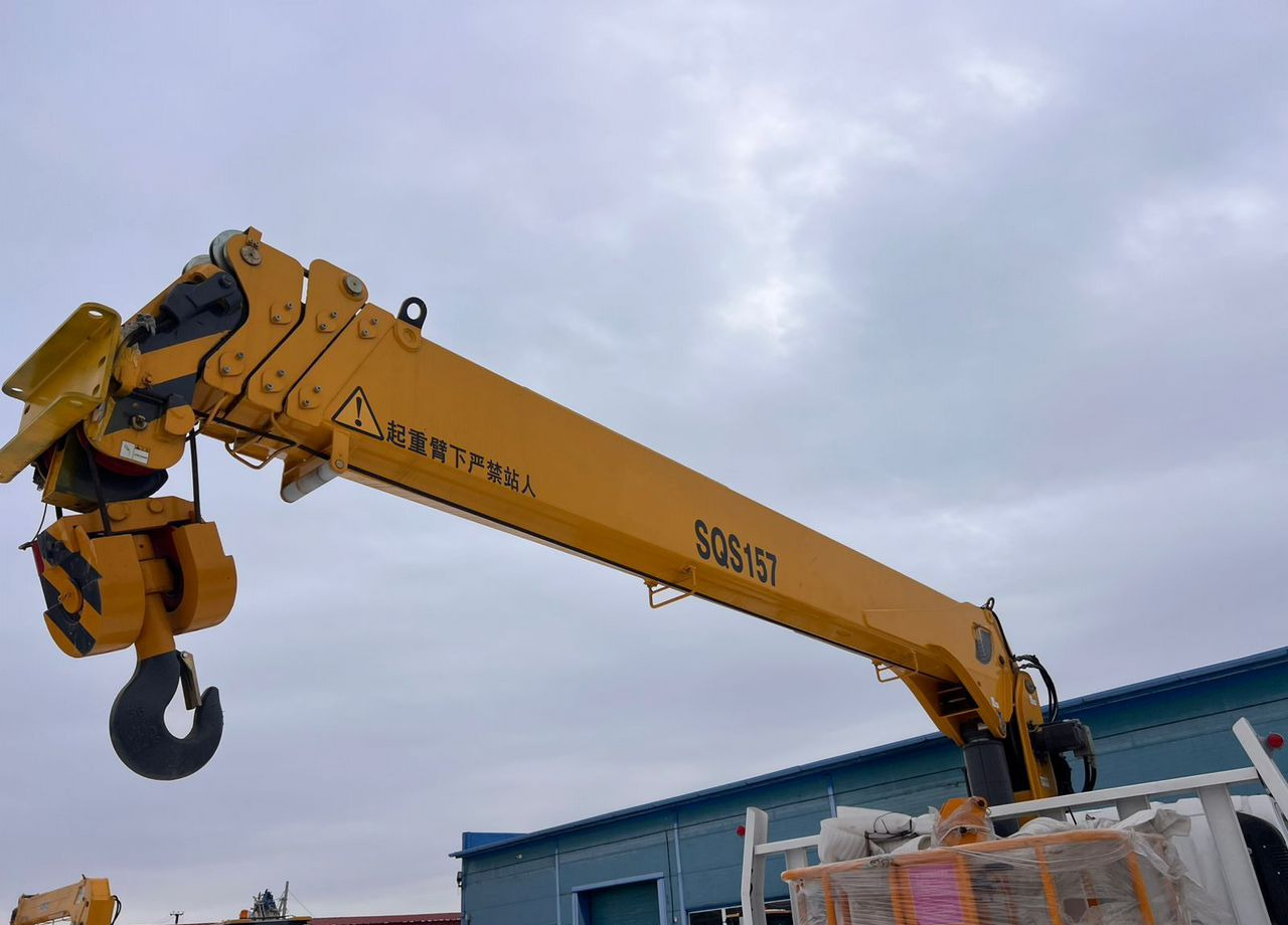 Новый Грузовик бортовой/ Платформа, Автоманипулятор Isuzu Elf: фото 8