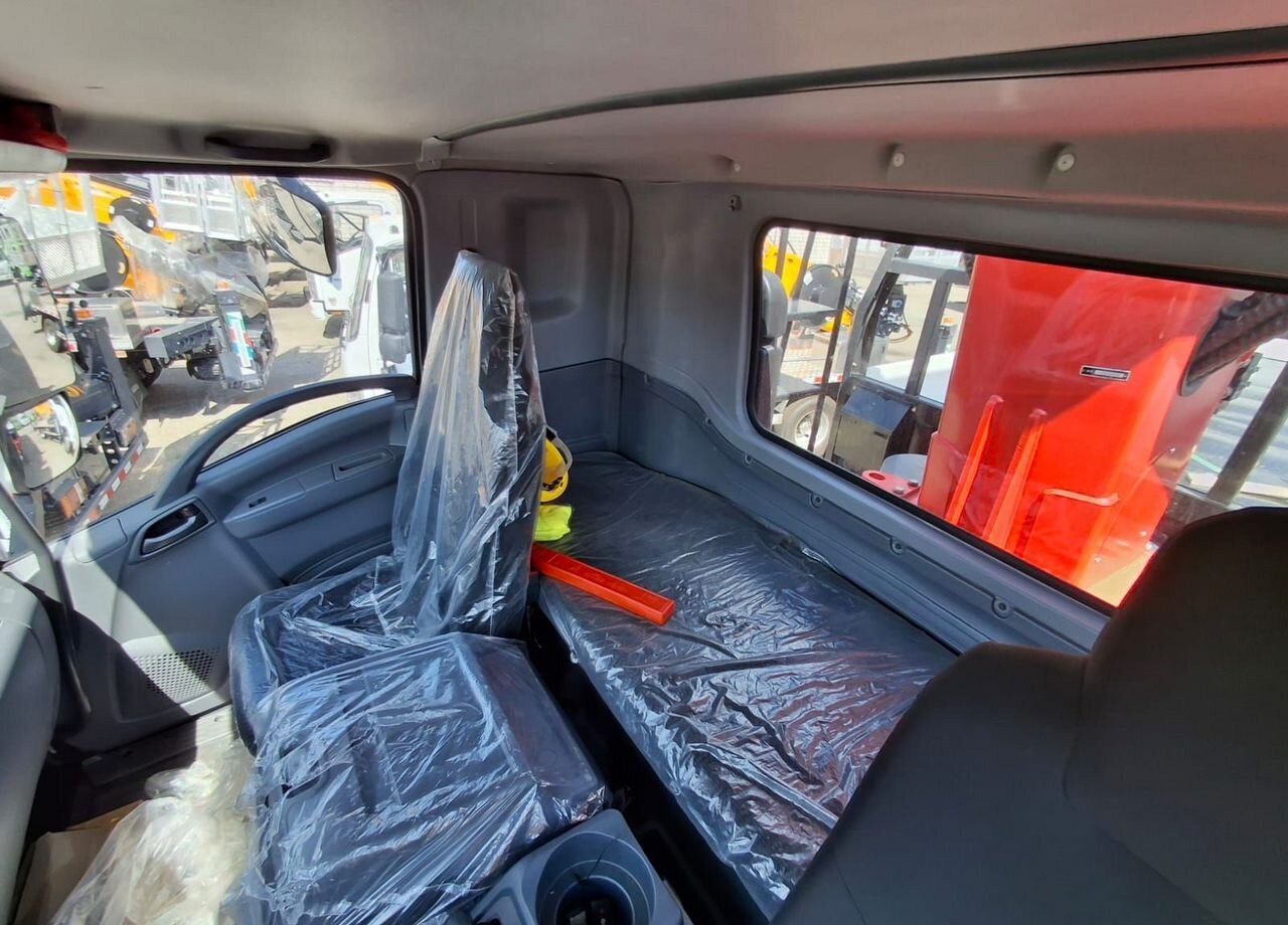 Новый Грузовик бортовой/ Платформа, Автоманипулятор Isuzu Giga (C-series): фото 11