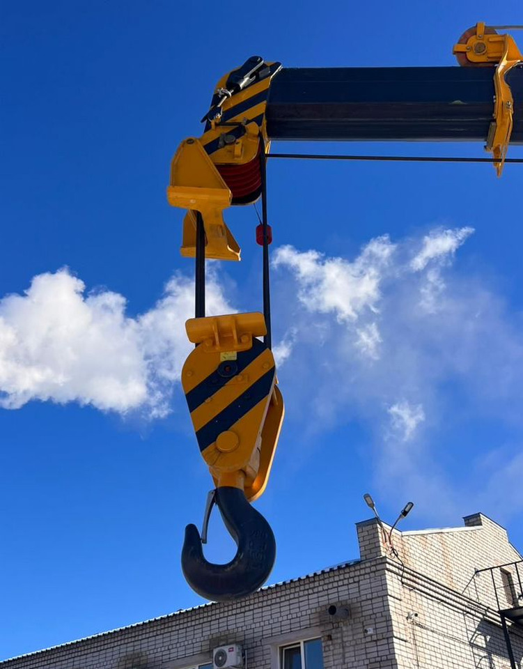 Новый Грузовик бортовой/ Платформа, Автоманипулятор Isuzu Giga (C-series): фото 14