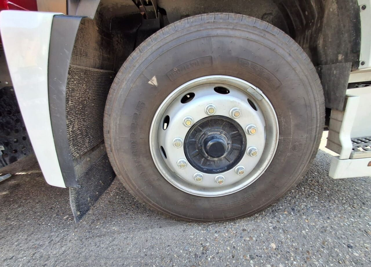 Новый Грузовик бортовой/ Платформа, Автоманипулятор Isuzu Giga (C-series): фото 8