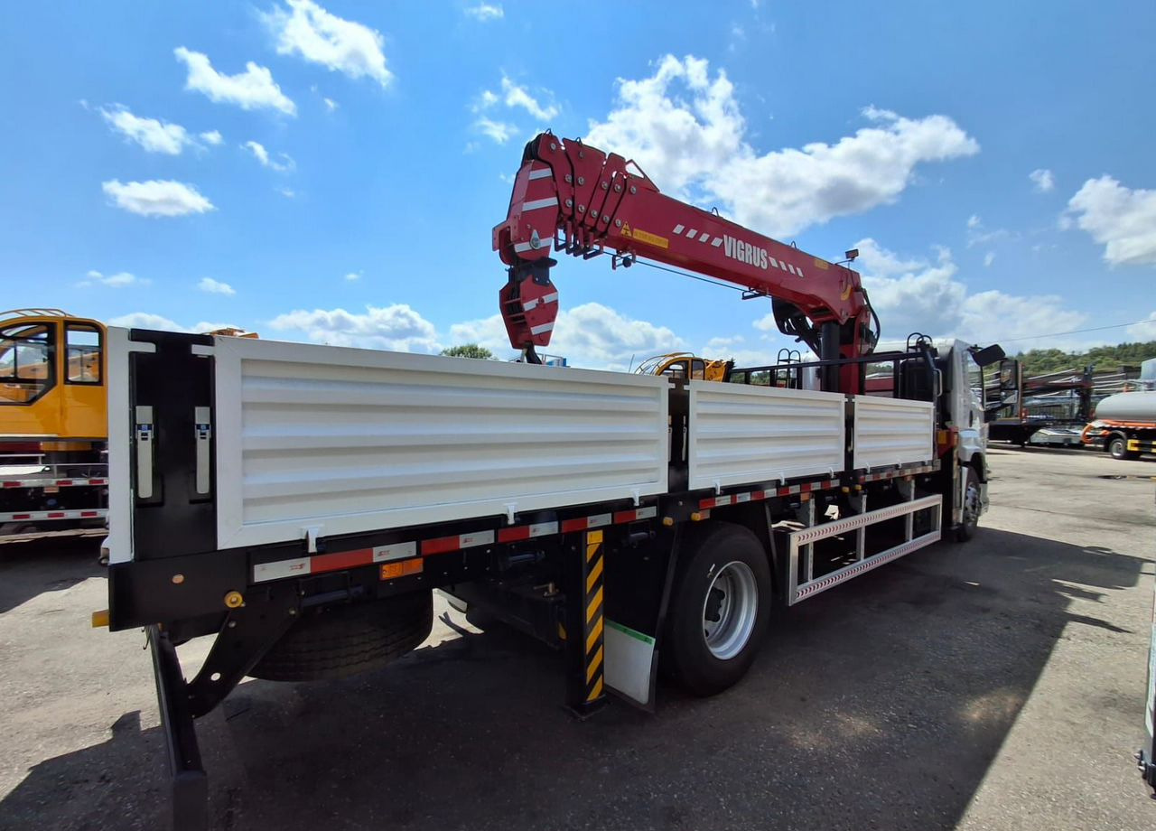 Isuzu Giga (C-series) - Грузовик бортовой/ Платформа, Автоманипулятор: фото 4 Isuzu Giga (C-series) - Грузовик бортовой/ Платформа, Автоманипулятор: фото 4