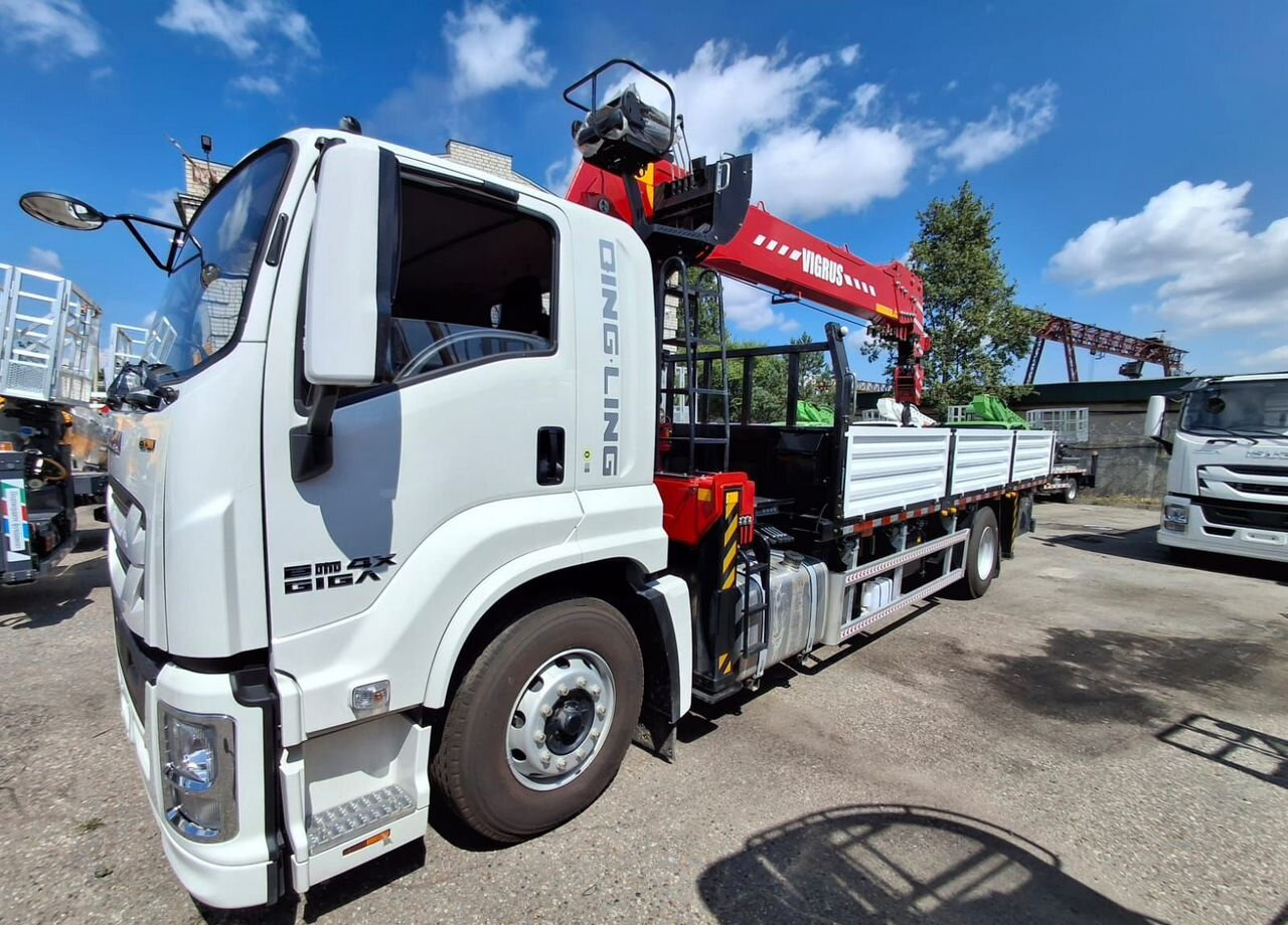 Isuzu Giga (C-series) - Грузовик бортовой/ Платформа, Автоманипулятор: фото 1 Isuzu Giga (C-series) - Грузовик бортовой/ Платформа, Автоманипулятор: фото 1