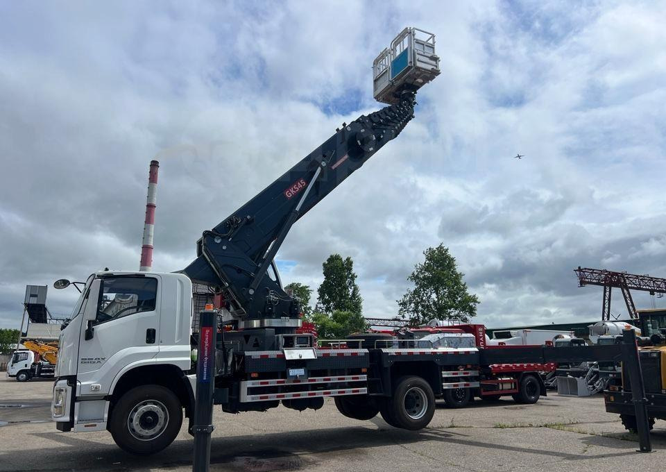 Isuzu Giga - Грузовик с подъемником: фото 2 Isuzu Giga - Грузовик с подъемником: фото 2