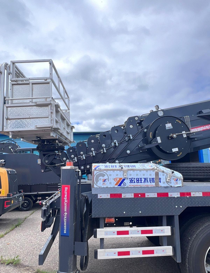 Isuzu Giga - Грузовик с подъемником: фото 5 Isuzu Giga - Грузовик с подъемником: фото 5