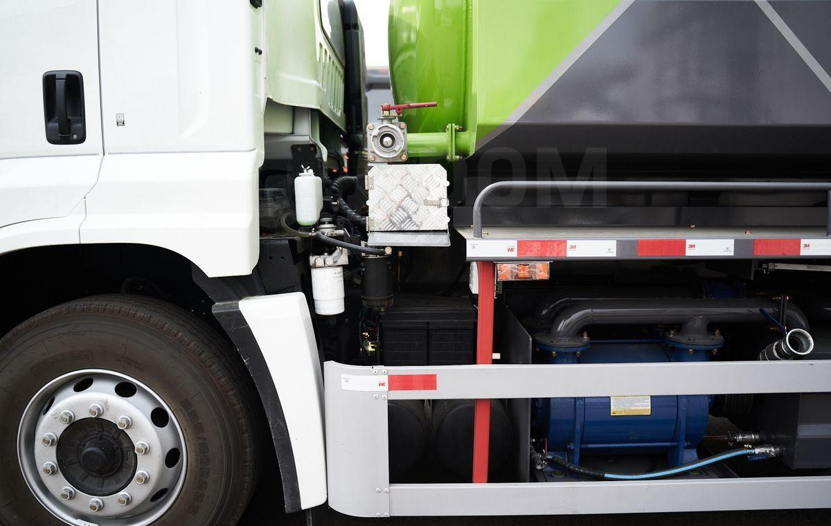 Новый Ассенизатор Isuzu Giga: фото 12 Новый Ассенизатор Isuzu Giga: фото 12