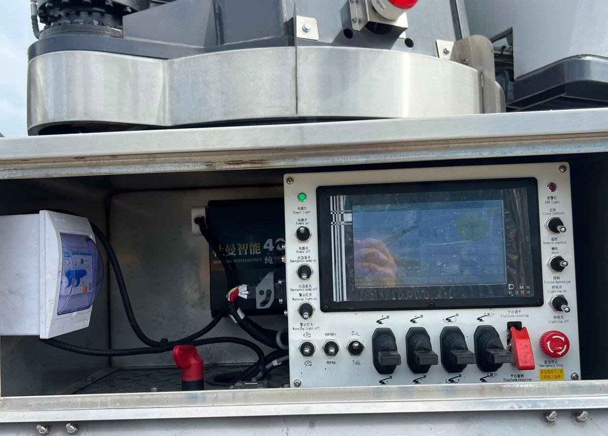 Новый Грузовик с подъемником Isuzu Giga: фото 7