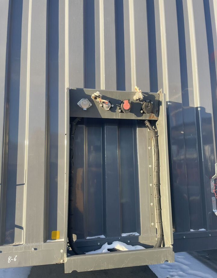 Luxuda LZC9406XXYCL - Тентованный полуприцеп: фото 2 Luxuda LZC9406XXYCL - Тентованный полуприцеп: фото 2